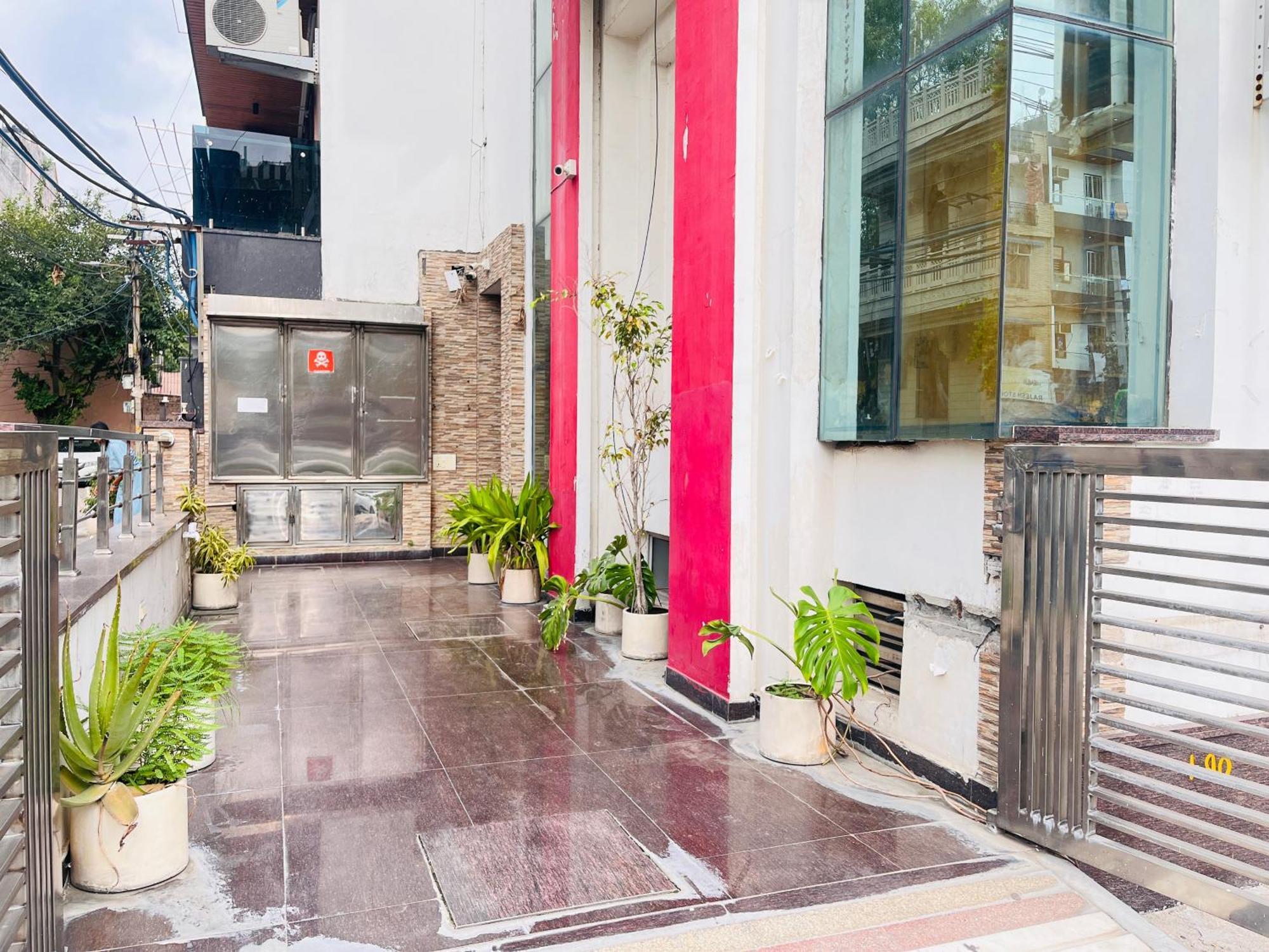 Hotel Park Pride Pitampura New Delhi, Couple Friendly Exterior foto